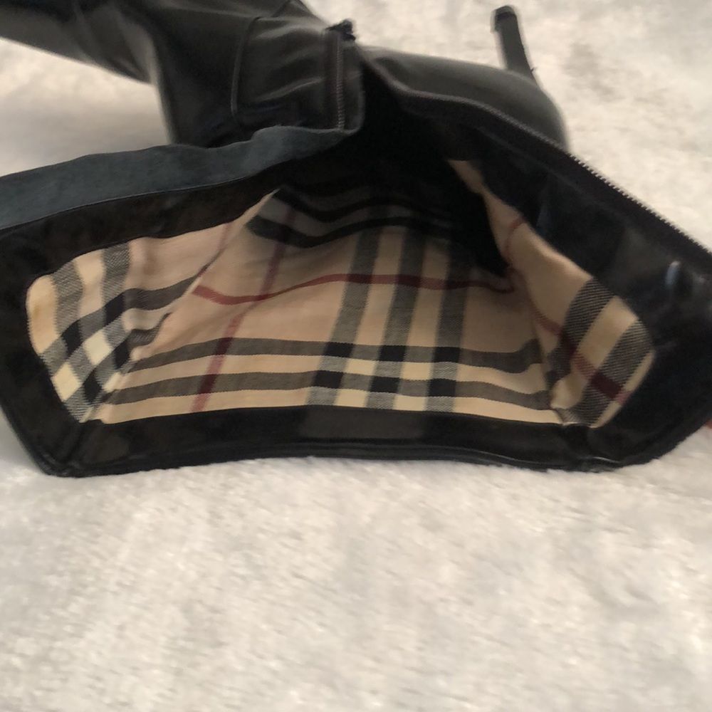 Burberry High Shine Black Leather Zip Up Booties, Size 41 - Picture 5 of 16